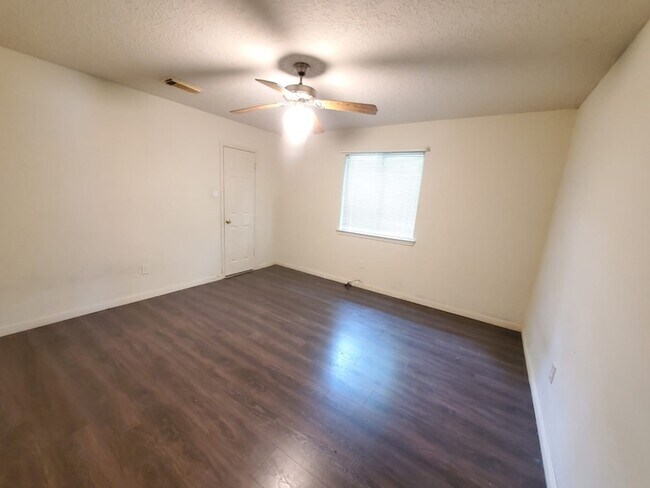 Building Photo - 21435 Park Mill Ln
