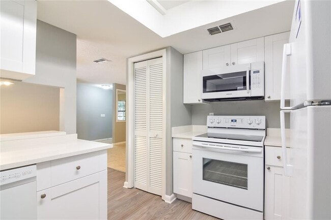 Building Photo - 8720 Christi Ct