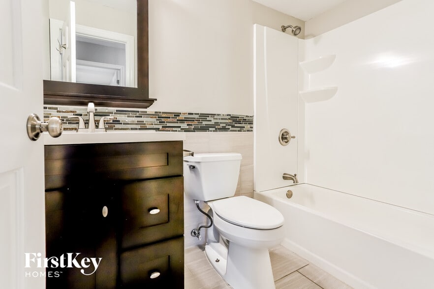 Building Photo - 4332 Meadowgreen Trails Dr