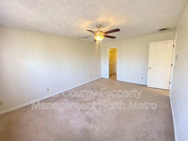 Building Photo - 320 6 Branches Ct