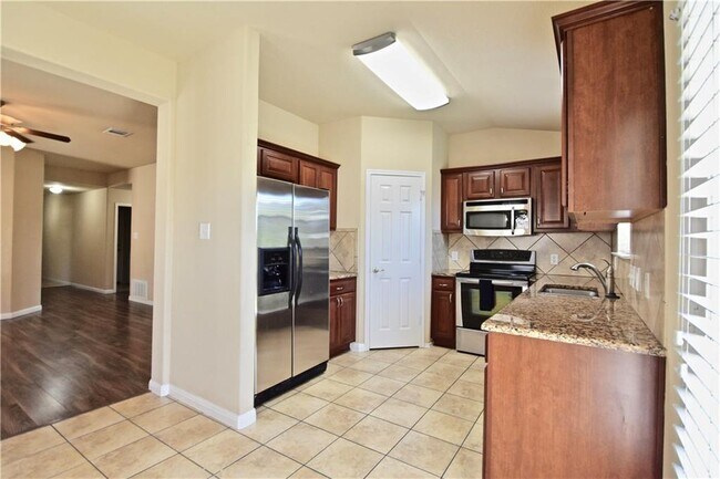 Building Photo - 1807 Slate Creek Dr