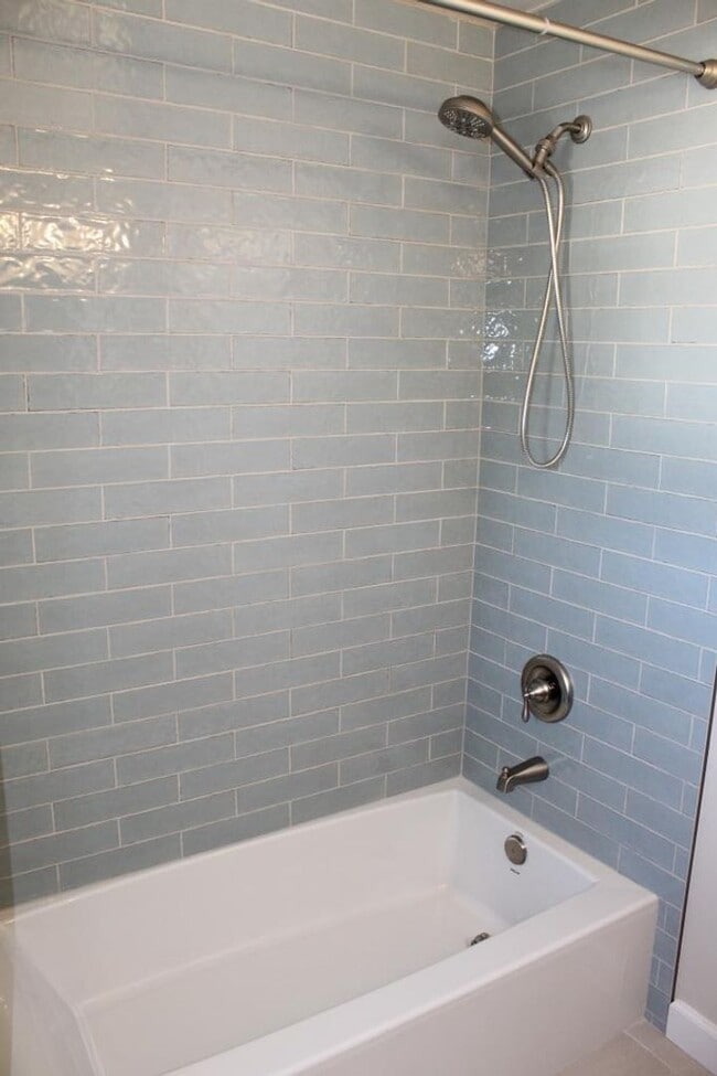 Building Photo - 4Bed/2Bath Remodeled Home in Carlsbad with a Pool~ Trieste