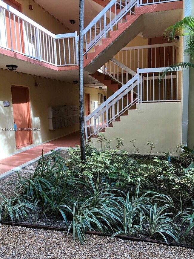 Building Photo - 7910 Camino Real