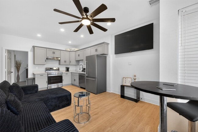 Building Photo - 4624 Maggie St