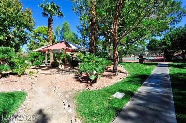 Building Photo - 231 W Horizon Ridge Pkwy