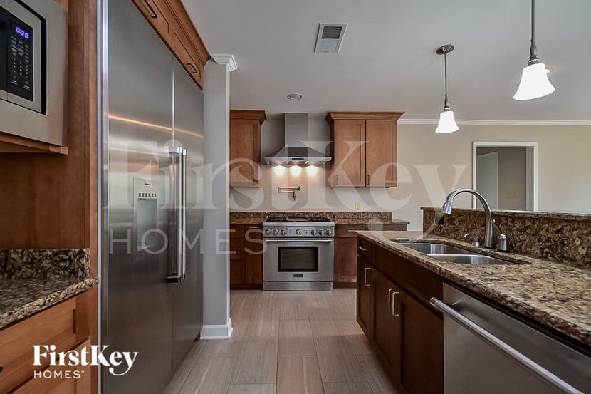 Building Photo - 1769 Great Oaks Cove