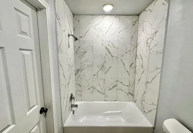 Building Photo - Beautifully remodeled 3 bed 1.5 bath in th...