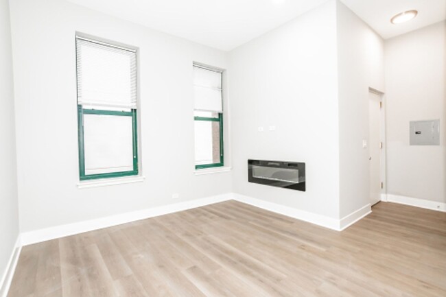Building Photo - Gorgeous One Bedroom Apartment in Central ...