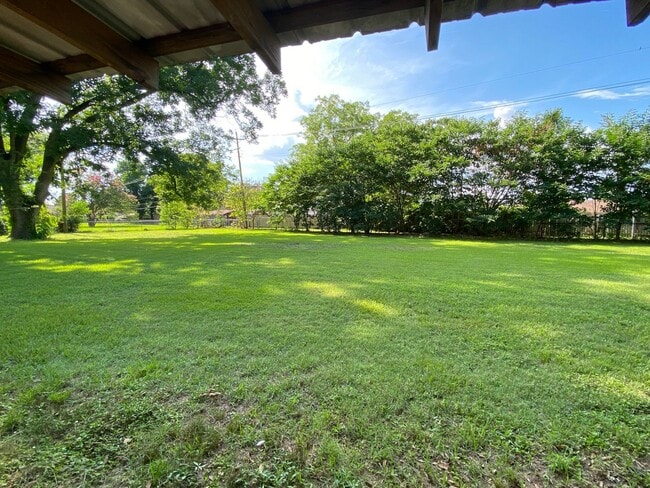 Building Photo - Shady Grove Rental