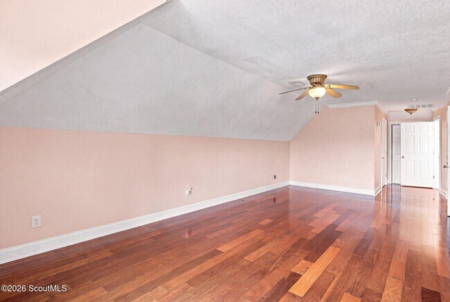 Building Photo - 1066 Patterson Is