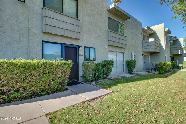 Building Photo - 4610 N 68th St