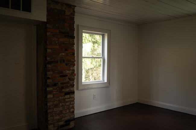 Building Photo - 197 Mercer Mill Rd