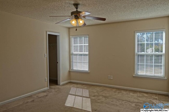 Building Photo - 106 NW Wittington Ln