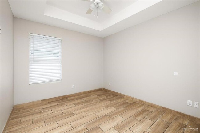 Building Photo - 826 S Missouri St