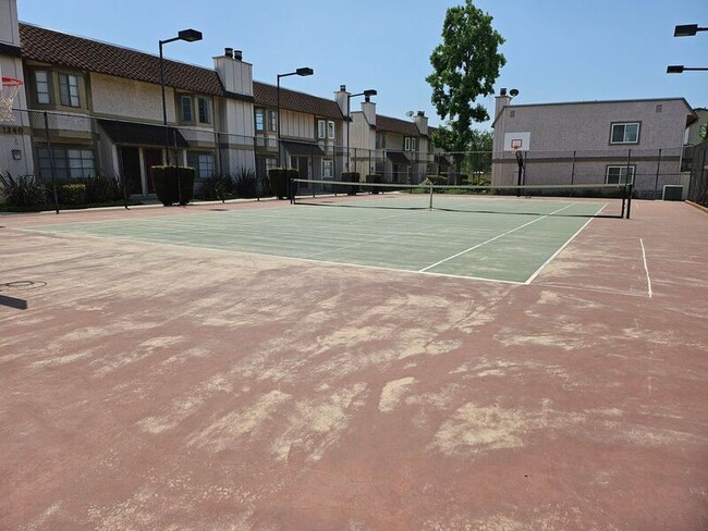 Building Photo - 1240 N Citrus Ave