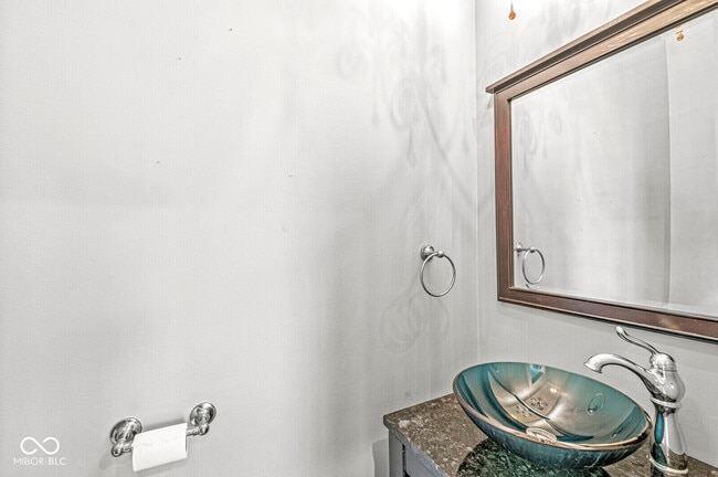 Building Photo - 331 N East St