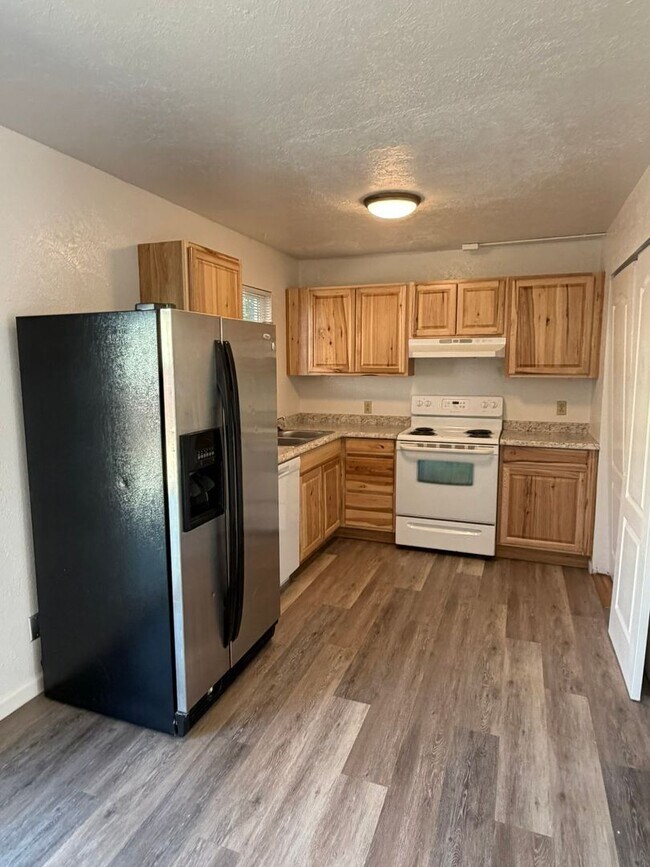 Building Photo - 3211 Opal Ct