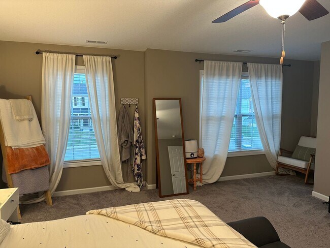 Building Photo - Maryville 37803 - 3 bedroom, 2.5 bath home - Contact Tanner Fee (865) 850-5103