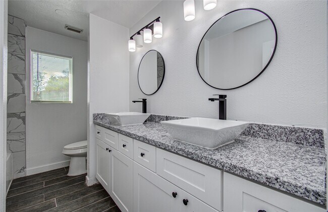 Building Photo - 2540 River Ridge