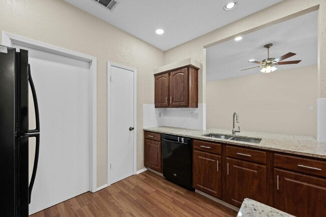 Building Photo - 6501 Brush Country Rd