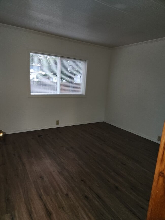 Building Photo - 1125 2nd Ave