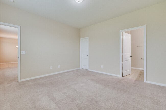 Building Photo - 8127 Running Brook Ln