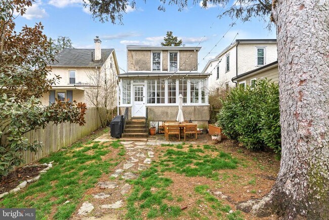 Building Photo - 7717 Flourtown Ave