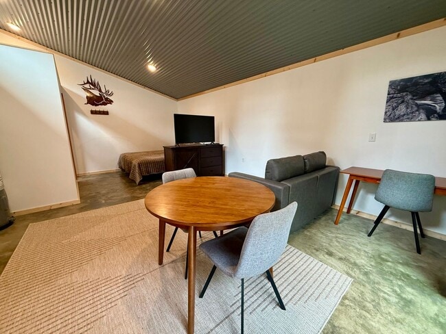 Building Photo - Furnished Modern Home for Rent – 2 Bedroom...