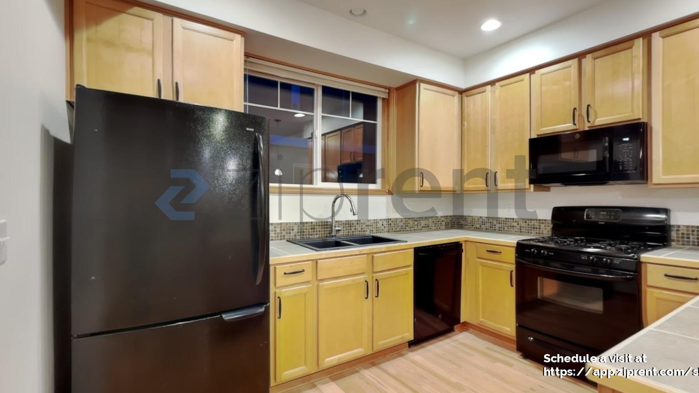 Building Photo - 12047 33rd Ave NE