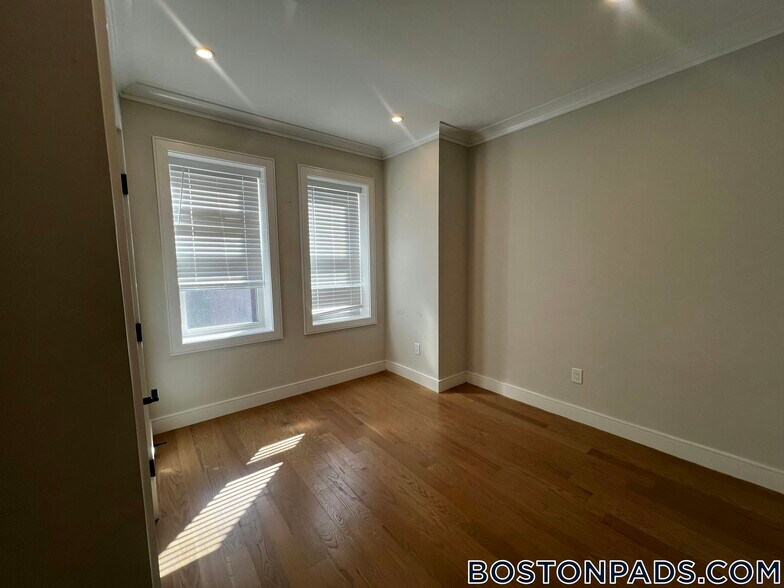 Building Photo - 161 Allston St