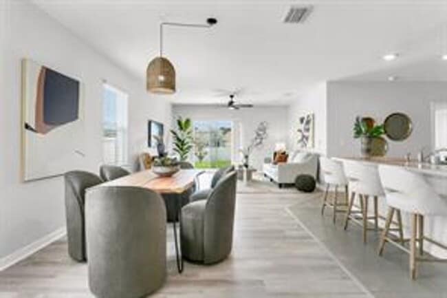 Building Photo - Beautiful 2 Story Home!!