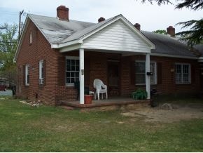 Building Photo - 602-606 N Church St