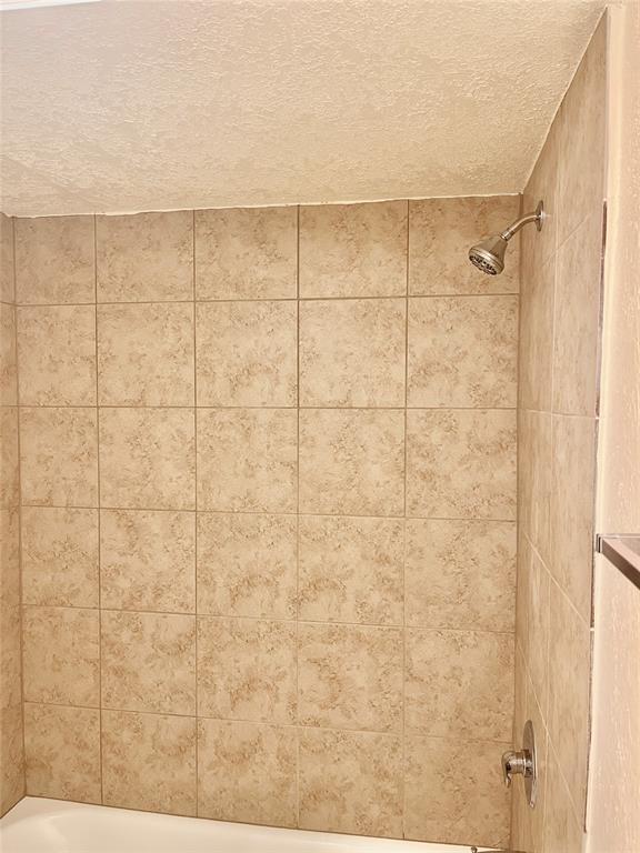 Building Photo - 1901 E Lindsey St