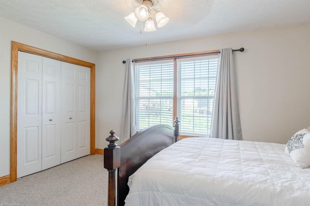 Building Photo - 175 Blue Leaf Dr