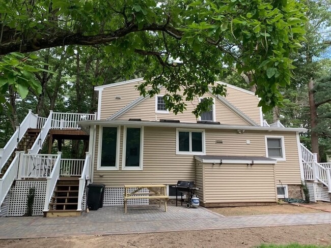 Building Photo - 63 River St