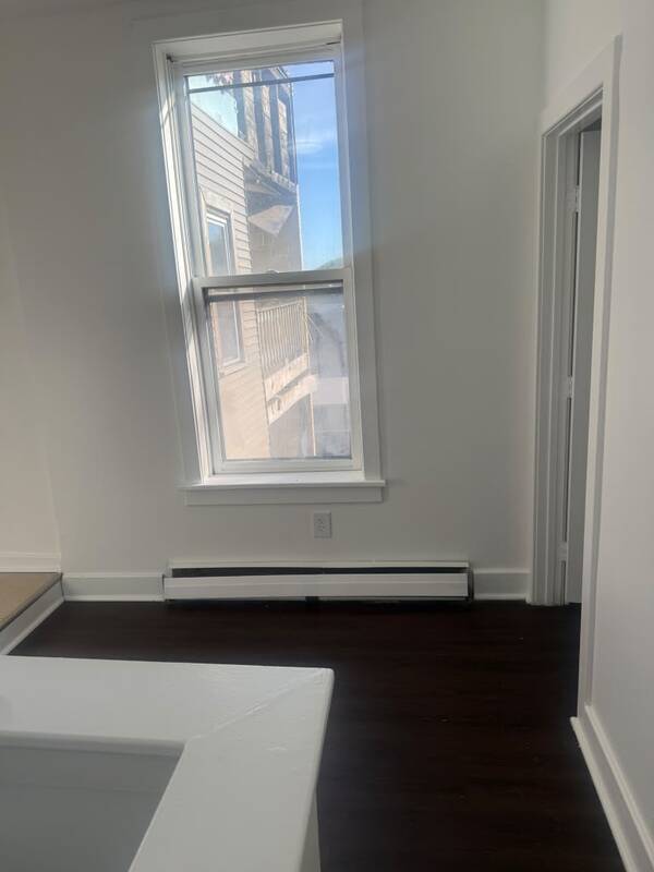 Building Photo - 475 S Pearl St