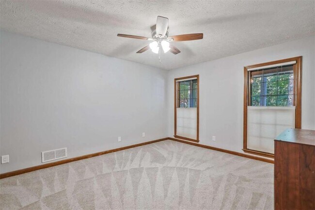 Building Photo - 5741 Wolf Laurel Dr SW