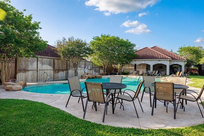 Building Photo - 15615 Forest Creek Farms Dr