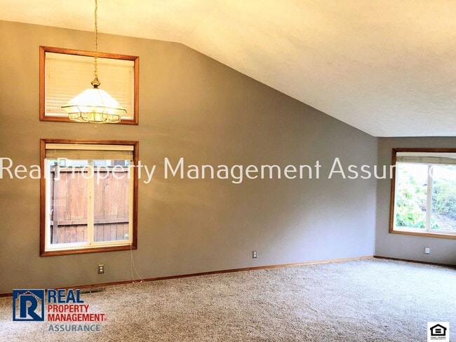 Building Photo - 15520 SW Breccia Dr