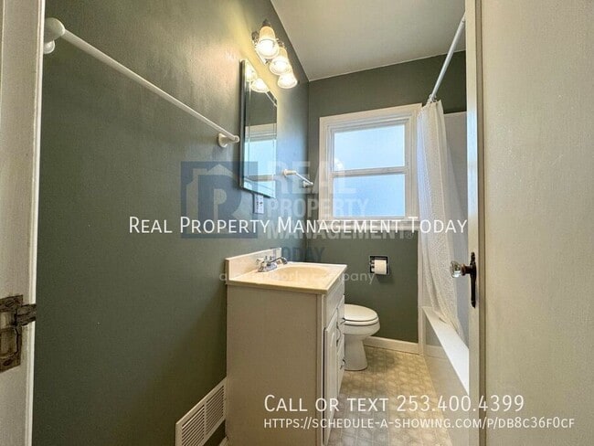 Building Photo - 910 N Union Ave