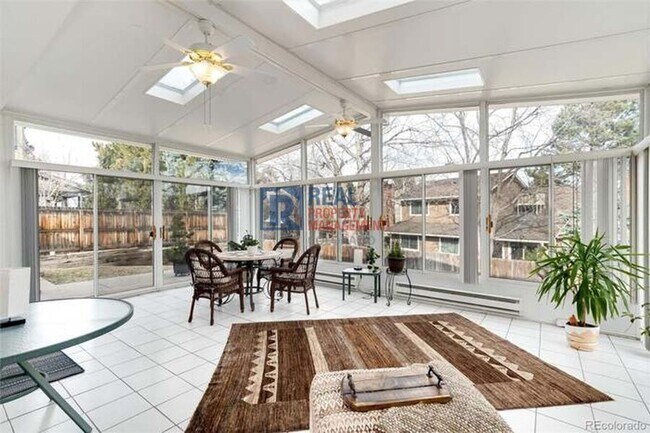 Building Photo - 5876 S Kingston Way