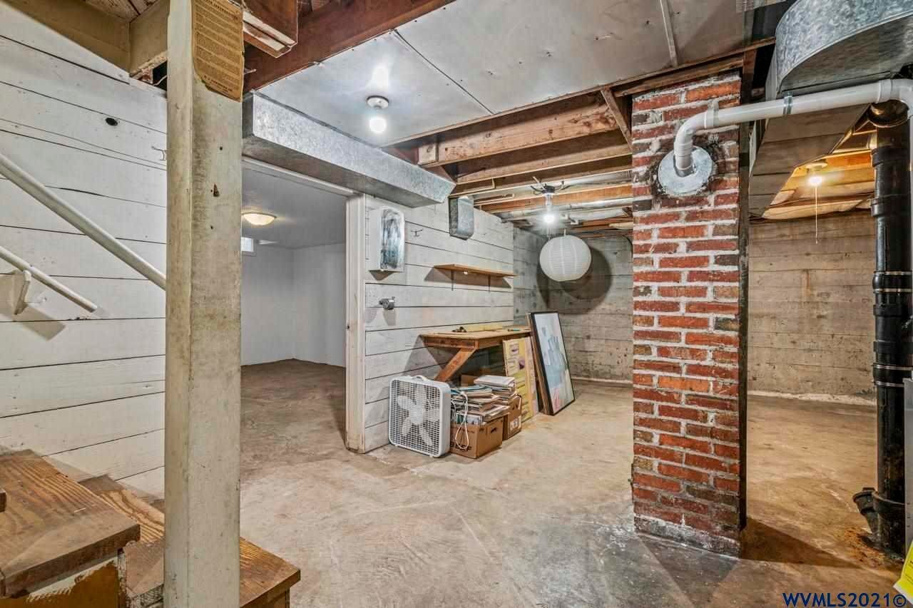 Building Photo - 1030 16th St NE