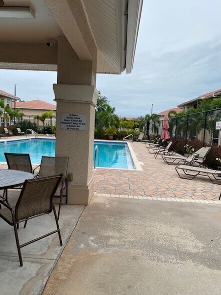 Building Photo - Coming soon  Ground Floor  2/2 Condo off Six Mile Cypress