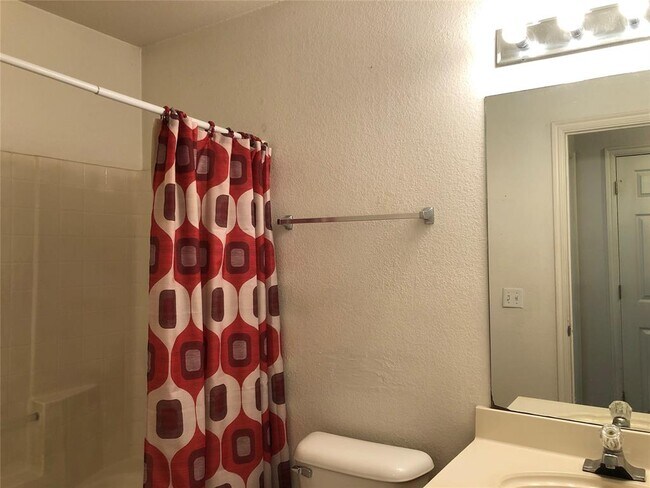 Building Photo - 2045 Rising Hill Dr