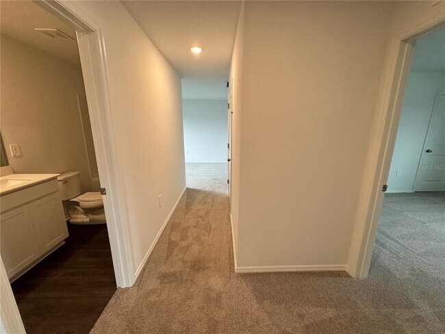 Building Photo - 13133 Oak Hill Way