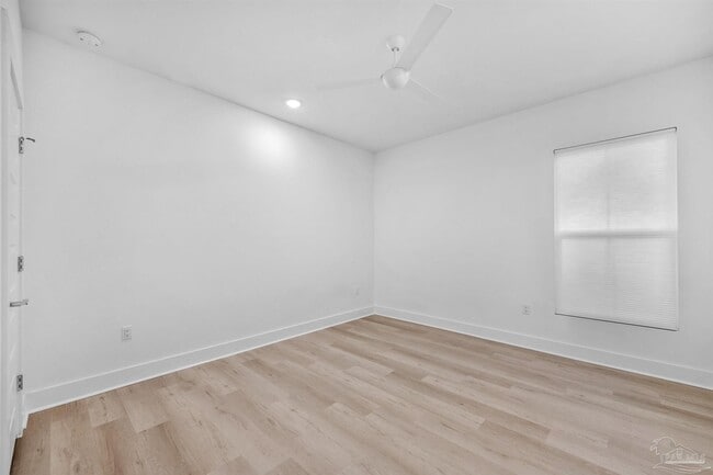 Building Photo - 17 N L St