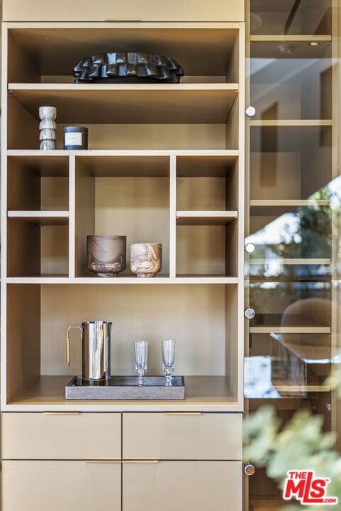 Building Photo - 1021 N Ogden Dr