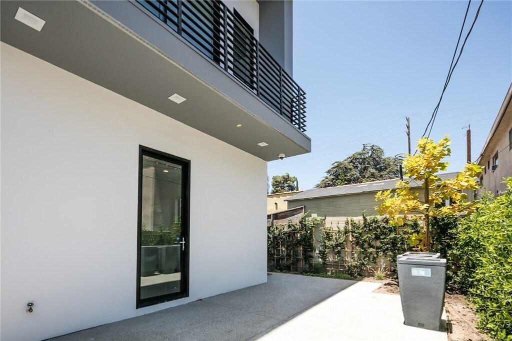 Building Photo - 1618 Amherst Ave