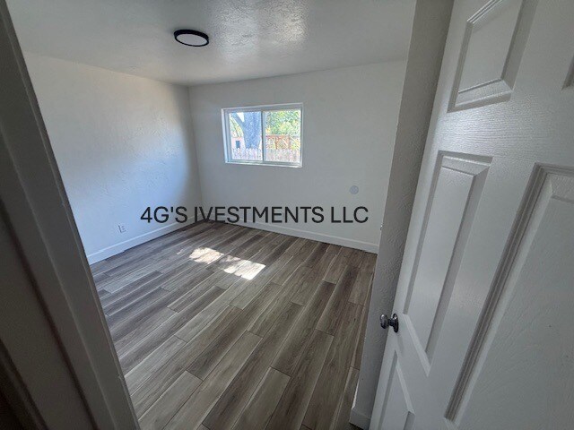 Building Photo - 320 Gila Rd