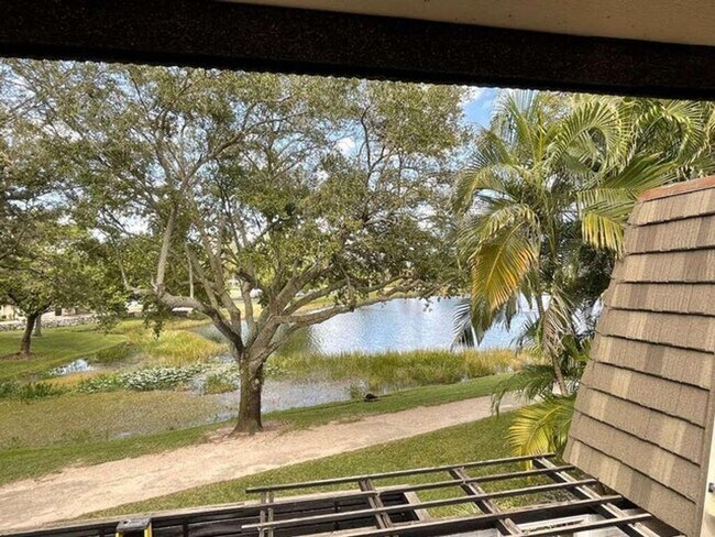 Building Photo - 118 1st Terrace